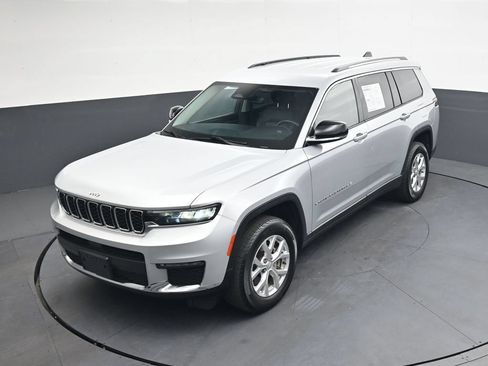 Used 2023 Jeep Grand Cherokee L Limited AWD/4WD image 41