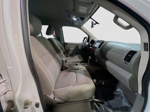 Used 2019 Nissan Frontier SV w/ Value Truck Package AWD/4WD image 19