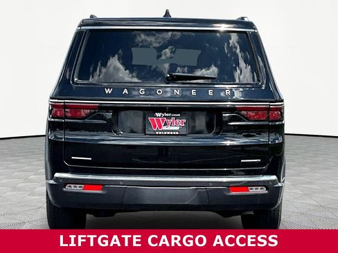 Used 2022 Jeep Wagoneer Series II AWD/4WD image 5