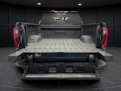 Used 2025 GMC Sierra 2500 Denali Ultimate AWD/4WD image 31