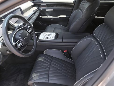 Used 2025 Genesis G90 3.5T image 9