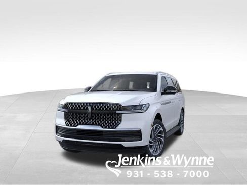 New 2026 Lincoln Navigator Premiere image 2