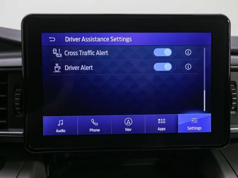 Used 2023 Ford Explorer XLT w/ Equipment Group 202A AWD/4WD image 28