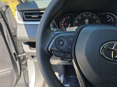 Used 2024 Toyota RAV4 XLE image 16