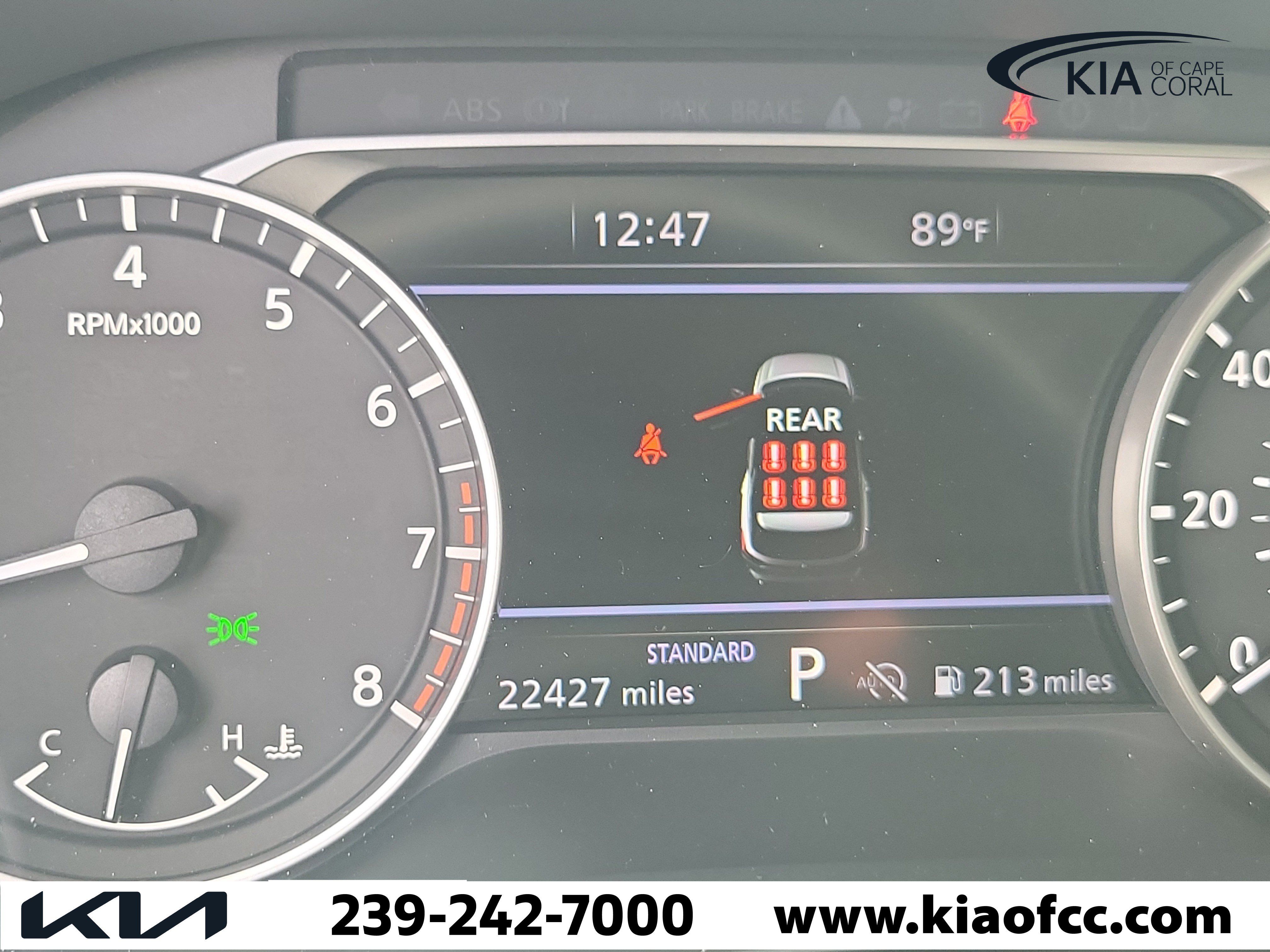 Used 2025 Nissan Pathfinder SL w/ Black Appearance Package FWD image 29