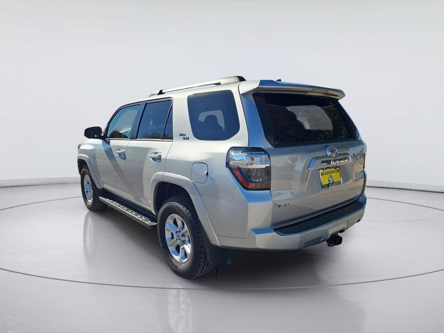 Used 2023 Toyota 4Runner SR5 AWD/4WD image 3