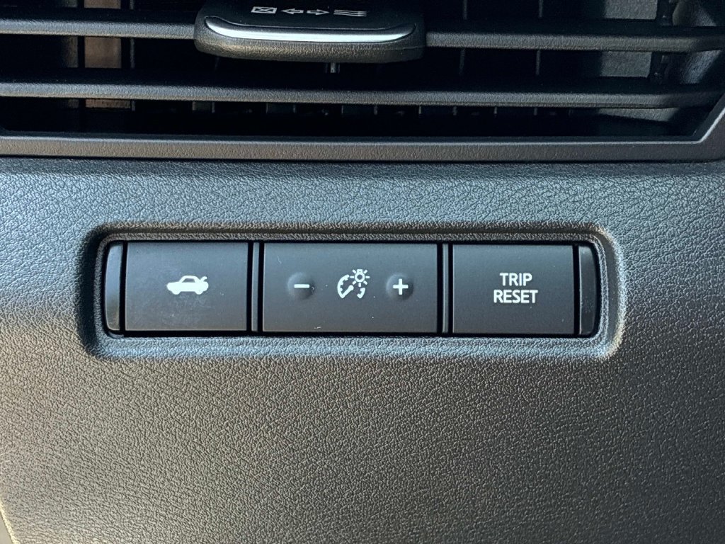 Used 2024 Nissan Altima 2.5 SV AWD/4WD image 24