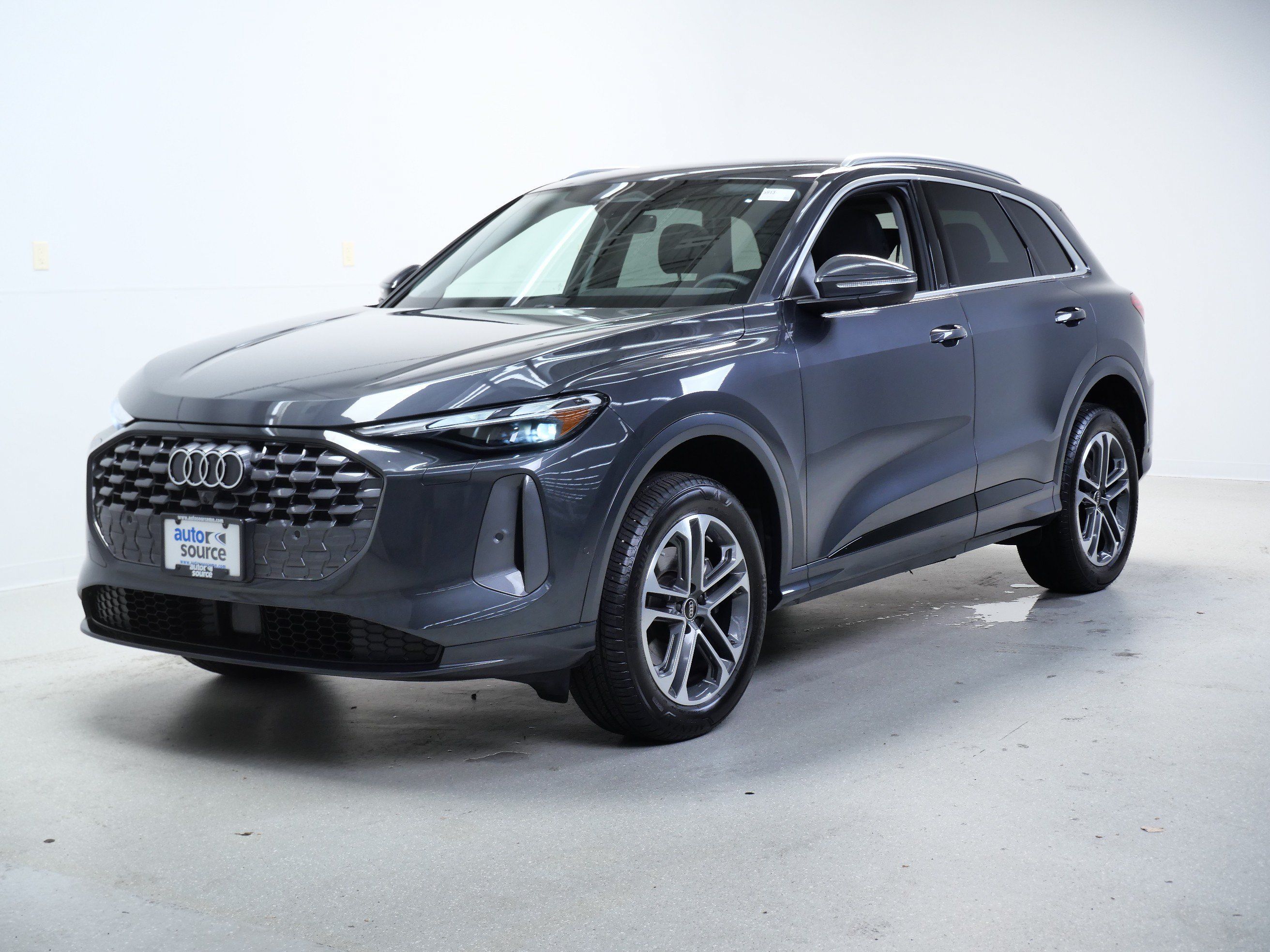Used 2025 Audi Q5 Premium w/ Convenience Package AWD/4WD image 9