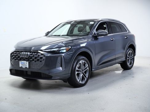 Used 2025 Audi Q5 Premium w/ Convenience Package AWD/4WD image 9