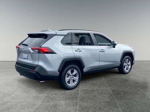 Used 2023 Toyota RAV4 XLE FWD image 5