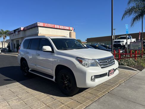 Used 2013 Lexus GX 460 image 2