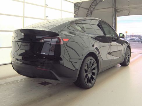 Used 2024 Tesla Model Y Long Range image 4