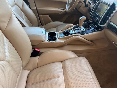 Used 2014 Porsche Cayenne AWD/4WD image 19