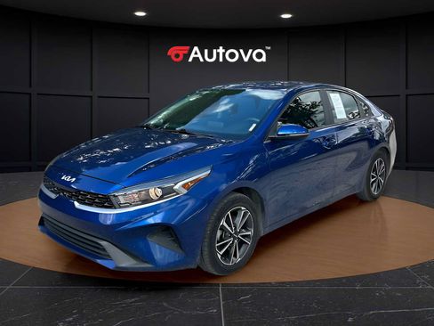 Used 2022 Kia Forte LXS w/ LXS Technology Package FWD image 1