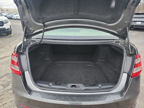 Used 2016 Ford Taurus SE image 33