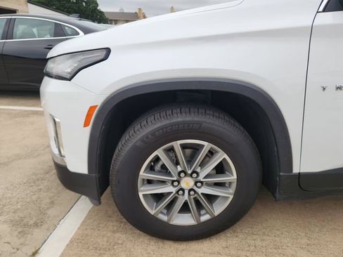 Used 2023 Chevrolet Traverse LT FWD image 7