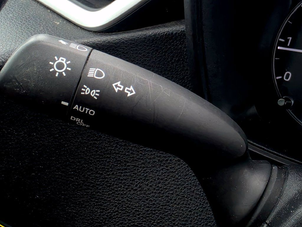 Used 2025 Toyota Corolla LE FWD image 18