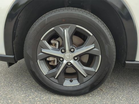 Used 2025 Honda HR-V EX-L image 11