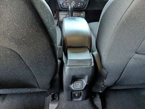 Used 2019 Jeep Renegade Trailhawk w/ LED Lighting Group AWD/4WD image 19