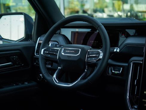 New 2026 GMC Yukon Denali w/ Sun & Power Step Package image 17