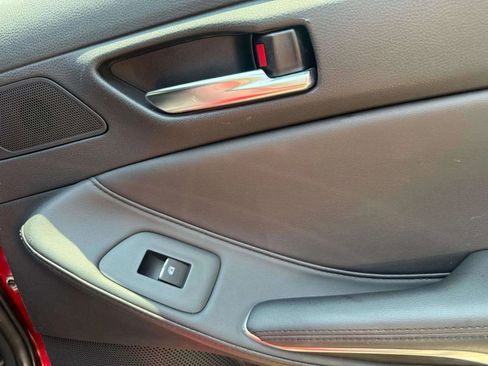 Used 2019 Toyota Avalon XLE image 13