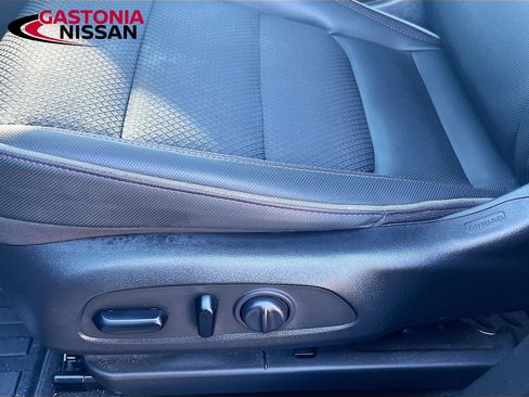 Used 2021 Chevrolet TrailBlazer RS w/ Convenience Package image 25