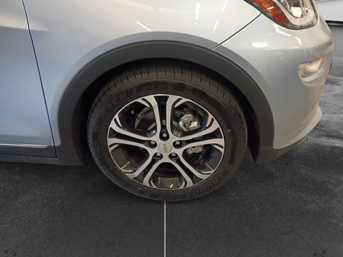 Used 2017 Chevrolet Bolt Premier FWD image 10