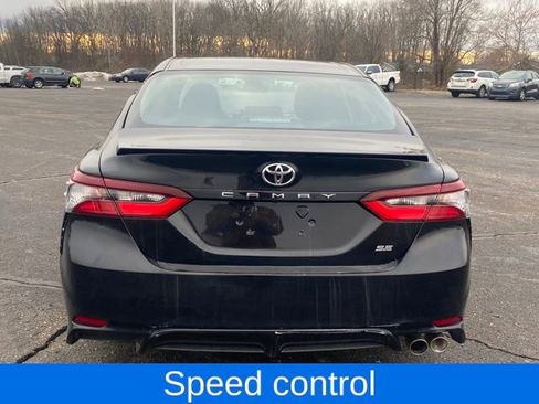 Used 2023 Toyota Camry SE image 3