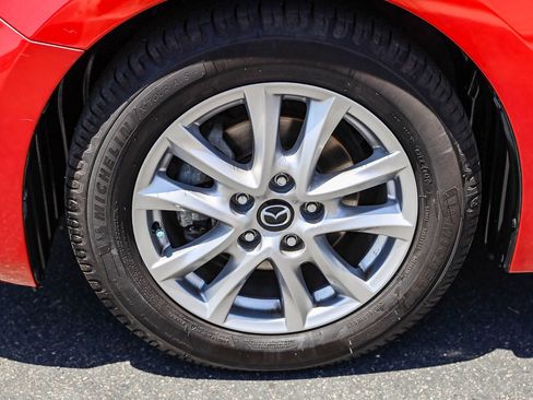 Used 2016 MAZDA MAZDA3 i Touring w/ Popular Equipment Package FWD image 9