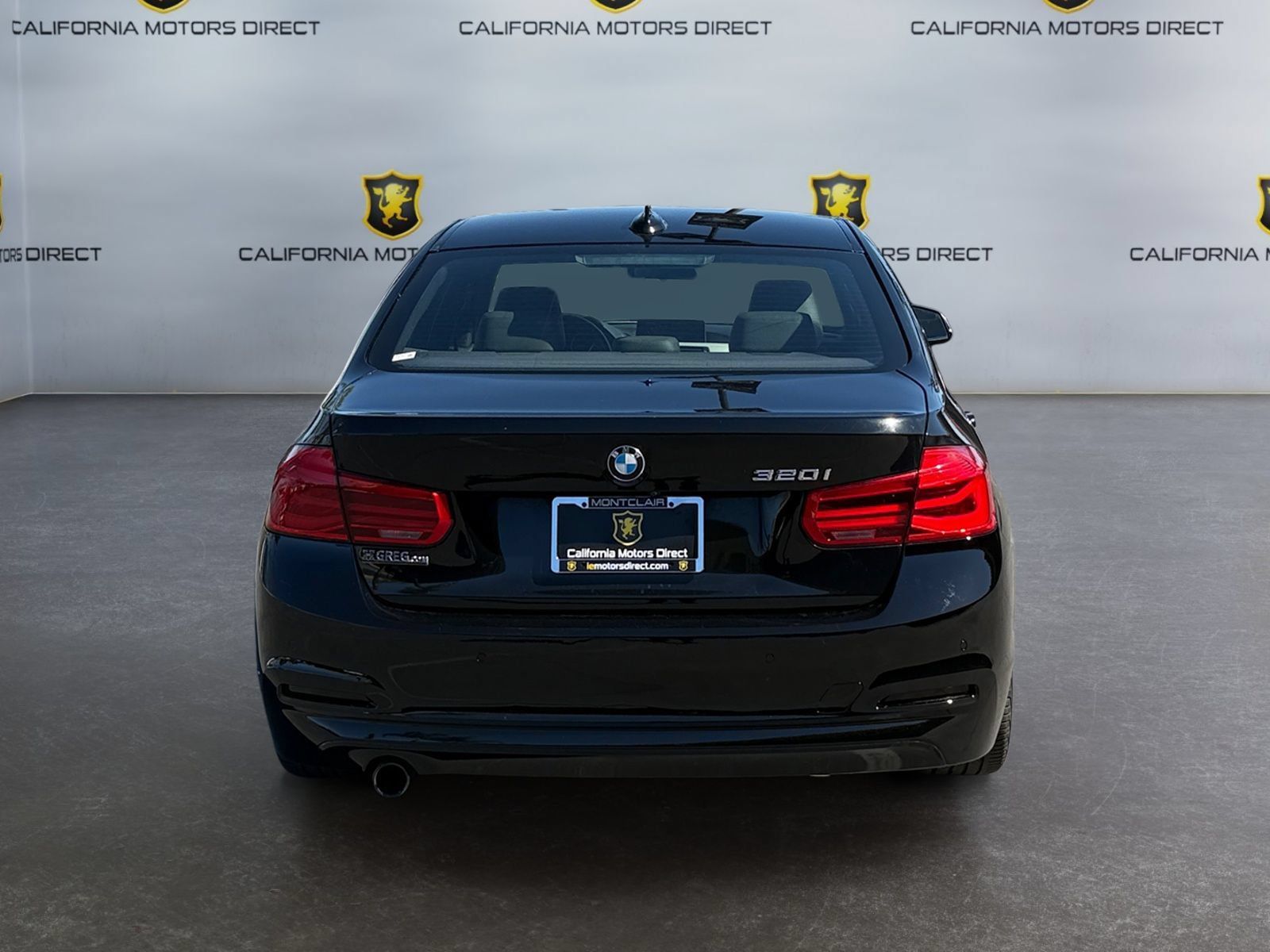 Used 2016 BMW 320i Sedan RWD image 4