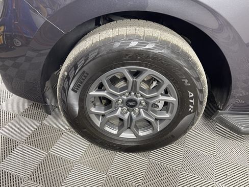 Certified 2025 Ford Expedition Active AWD/4WD image 9