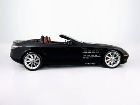 Used 2008 Mercedes-Benz SLR image 4