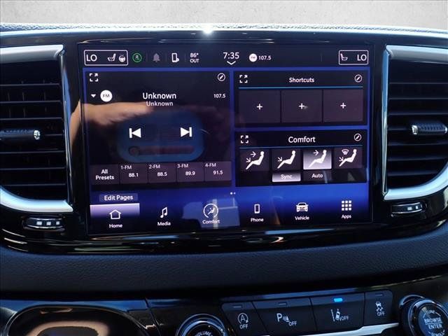 Used 2024 Chrysler Pacifica Touring-L FWD image 26