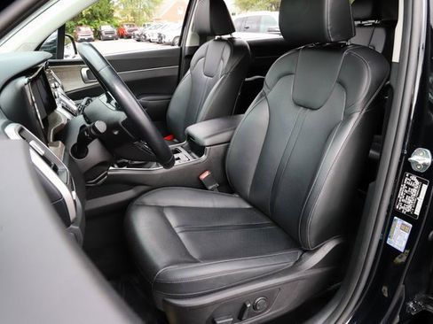 Used 2021 Kia Sorento EX w/ Panoramic Sunroof Package image 16