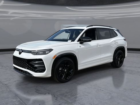 New 2026 Volkswagen Tiguan SE R-Line FWD image 1