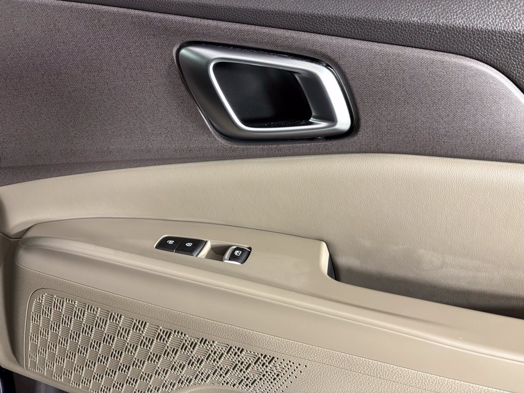 New 2026 Kia Carnival EX FWD image 13