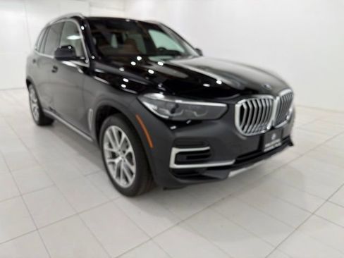 Certified 2023 BMW X5 xDrive40i w/ Premium Package AWD/4WD image 4