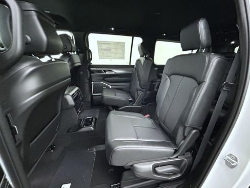 New 2026 Jeep Grand Wagoneer L Limited AWD/4WD image 21