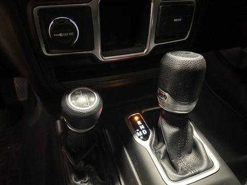 Used 2018 Jeep Wrangler Unlimited Sport AWD/4WD image 31