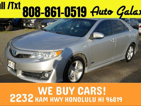 Used 2014 Toyota Camry SE image 1