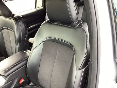 Used 2024 Jeep Grand Cherokee L Laredo image 10