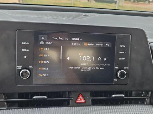 Used 2024 Kia Sportage LX image 12