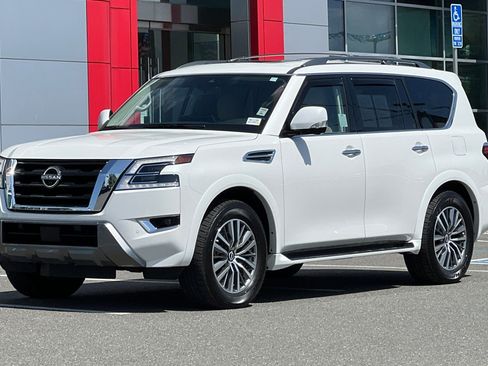 Certified 2022 Nissan Armada SL w/ Captain's Chairs Package AWD/4WD image 8