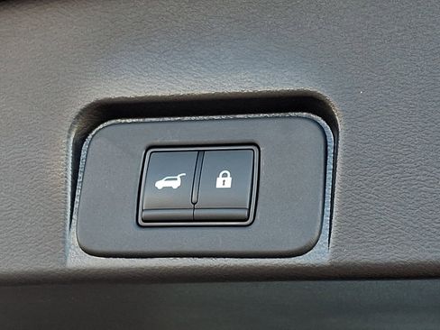 Used 2023 Nissan Rogue SV w/ SV Premium B Package image 30