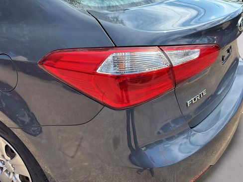 Used 2016 Kia Forte LX FWD image 35