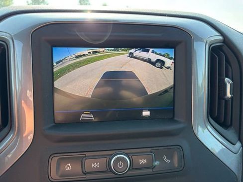 Used 2022 Chevrolet Silverado 1500 Custom image 12