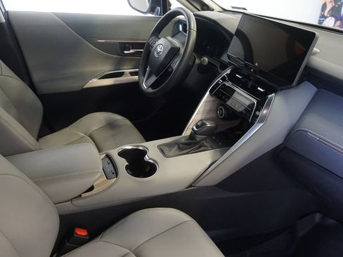 Certified 2024 Toyota Venza XLE AWD/4WD image 25