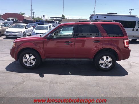 Used 2011 Ford Escape XLT AWD/4WD image 3