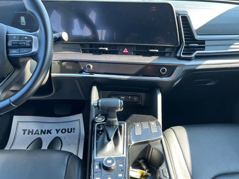 Used 2023 Kia Sportage EX image 11