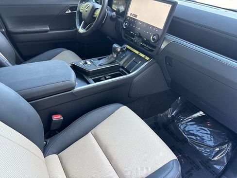 Used 2024 Lexus GX 550 AWD/4WD image 15